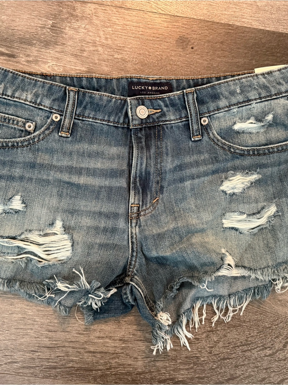 Lucky Brand Cutoff Denim Shorts - Light Blue Wash size 6/28 - The Cut Off NWT